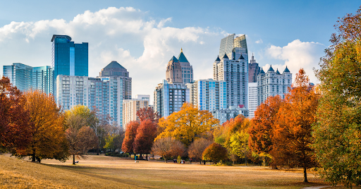 Atlanta là một thành phố đồng thời được biết đến với lịch sử phong phú và ảnh hưởng đến tương lai. Một thành phố của sự biến đổi