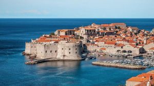 Là một trong những quốc gia được du khách yêu thích nhất ở châu Âu, Croatia là nơi có nhiều thắng cảnh rực rỡ và một số thành phố tuyệt vời. Trong khi