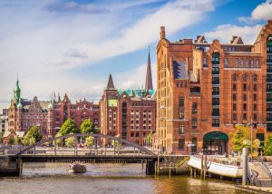 Là thành phố lớn thứ hai ở Đức, Hamburg từ lâu đã là nơi có một trong những cảng sầm uất nhất châu Âu. Bên cạnh việc khám phá lịch sử hàng hải phong
