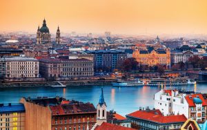 Từ thủ đô Budapest tráng lệ của Hungary - được gọi một cách thích hợp là "kinh đô ánh sáng" - đến nhiều ngôi làng cổ kính và phong cảnh tuyệt vời, quốc