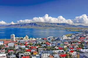 Iceland, hòn đảo lửa và băng, đã trở thành một trong những điểm đến du lịch hàng đầu thế giới, không chỉ đối với những nhà thám hiểm thích cảm giác mạnh mà còn đối với những người yêu thiên nhiên đang tìm kiếm điều gì đó khác biệt.