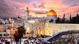 Là nơi có một số điểm du lịch tôn giáo nổi tiếng nhất thế giới, Israel và Lãnh thổ Palestine thường được coi là điểm đến hành hương thuần túy. Rốt cuộc