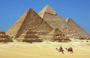 Với lịch sử hấp dẫn quay trở lại buổi bình minh của nền văn minh, Ai Cập được coi là điểm đến du lịch lâu đời nhất trên trái đất