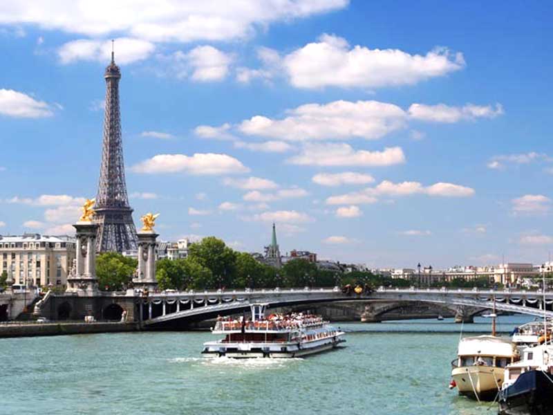 Là thủ đô của Pháp, Paris đã tồn tại như một thành phố quan trọng trong hơn 2.000 năm.