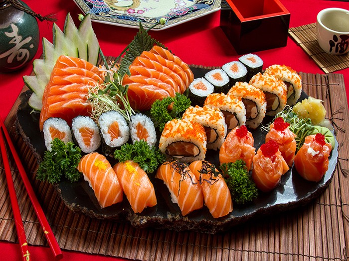 Ẩm thực Nhật Bản là một trong những nền ẩm thực được công chúng nói chung và các chuyên gia trong ngành thực phẩm đánh giá cao nhất trên thế giới